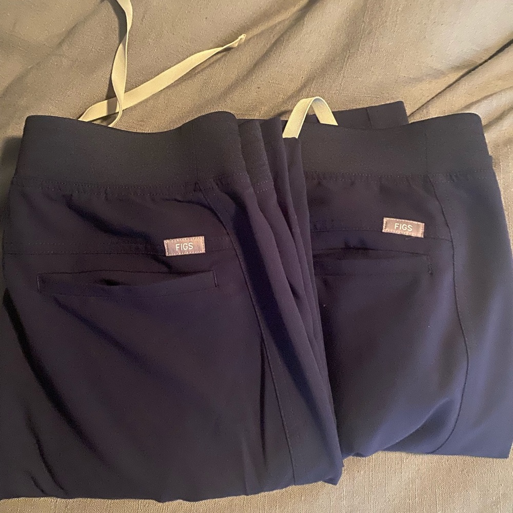 2 M Figs Scrub Pants